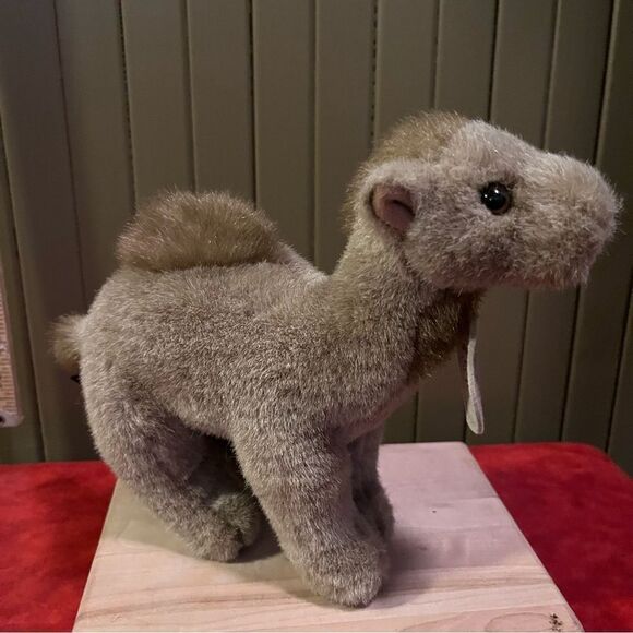 Aurora Classic Camel 80’s Vintage Collectible Plush with Tags - Picture 8 of 9